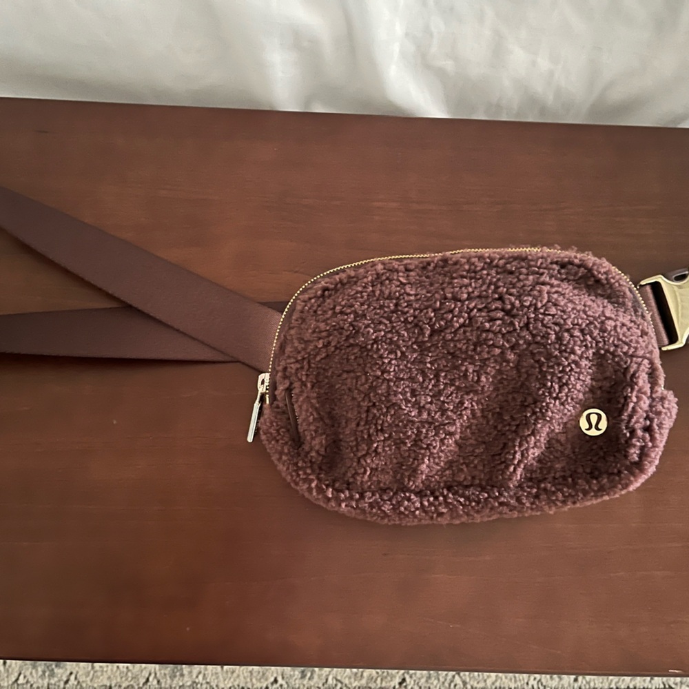 NWOT lululemon fleece belt bag